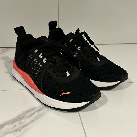 Puma Women's Black and Pink Athletic Shoes Size 7.5 - Picture 1 of 6